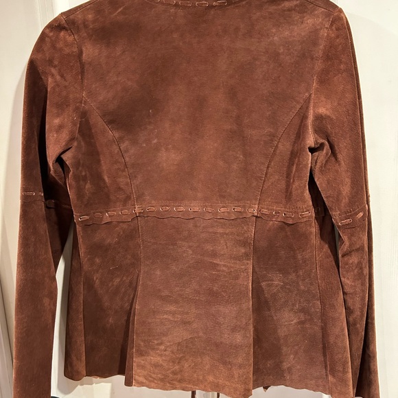 Vintage Danier sued leather jacket with two ties. Small hole in one armpit. - Picture 2 of 6